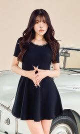モデル:160cm(着用サイズ:FREE 着用カラー:BLK)