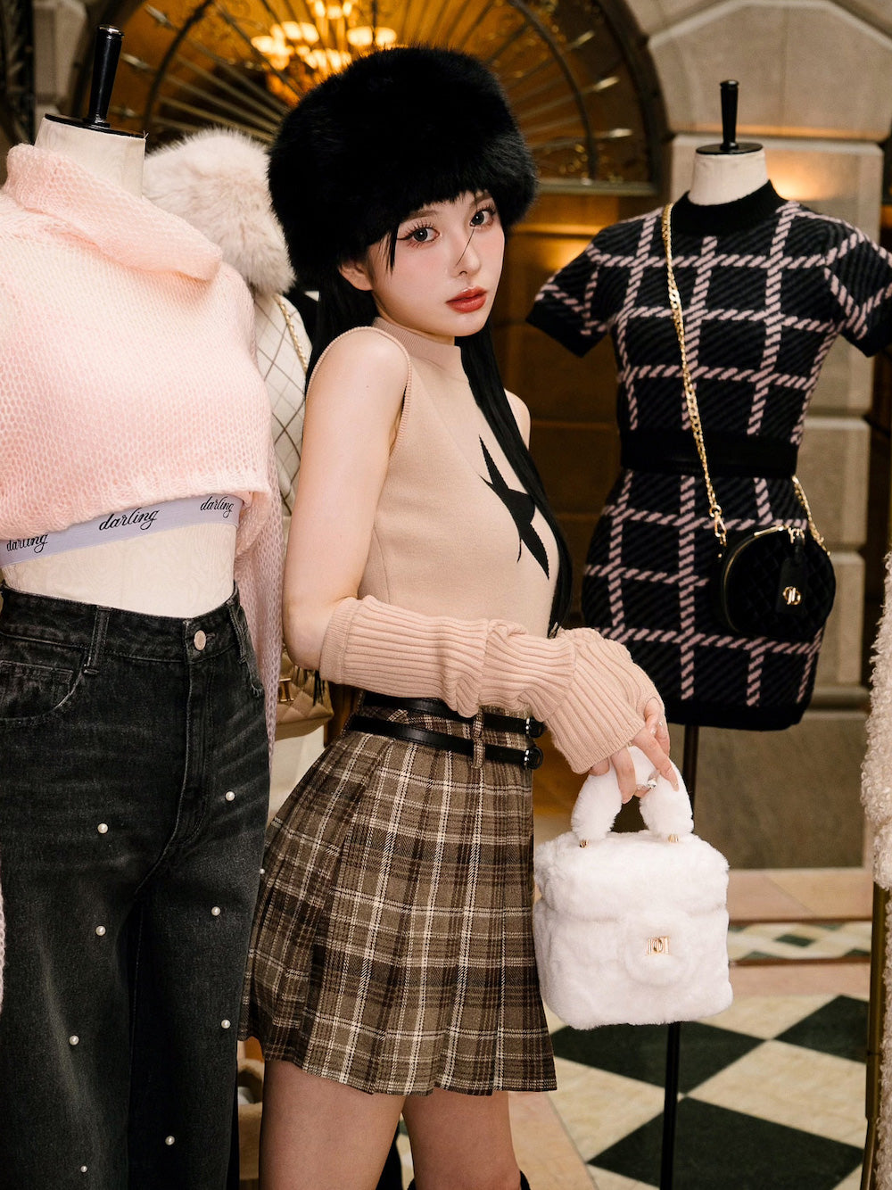 モデル:160cm(着用サイズ:S 着用カラー:BRN)