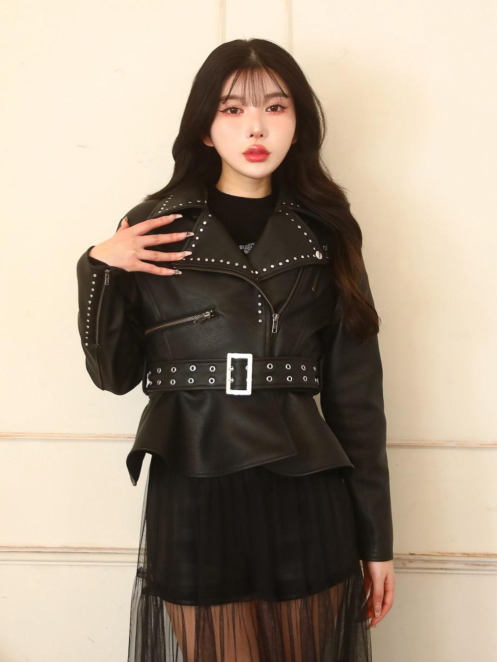 モデル:160cm(着用サイズ:FREE 着用カラー:BLK)