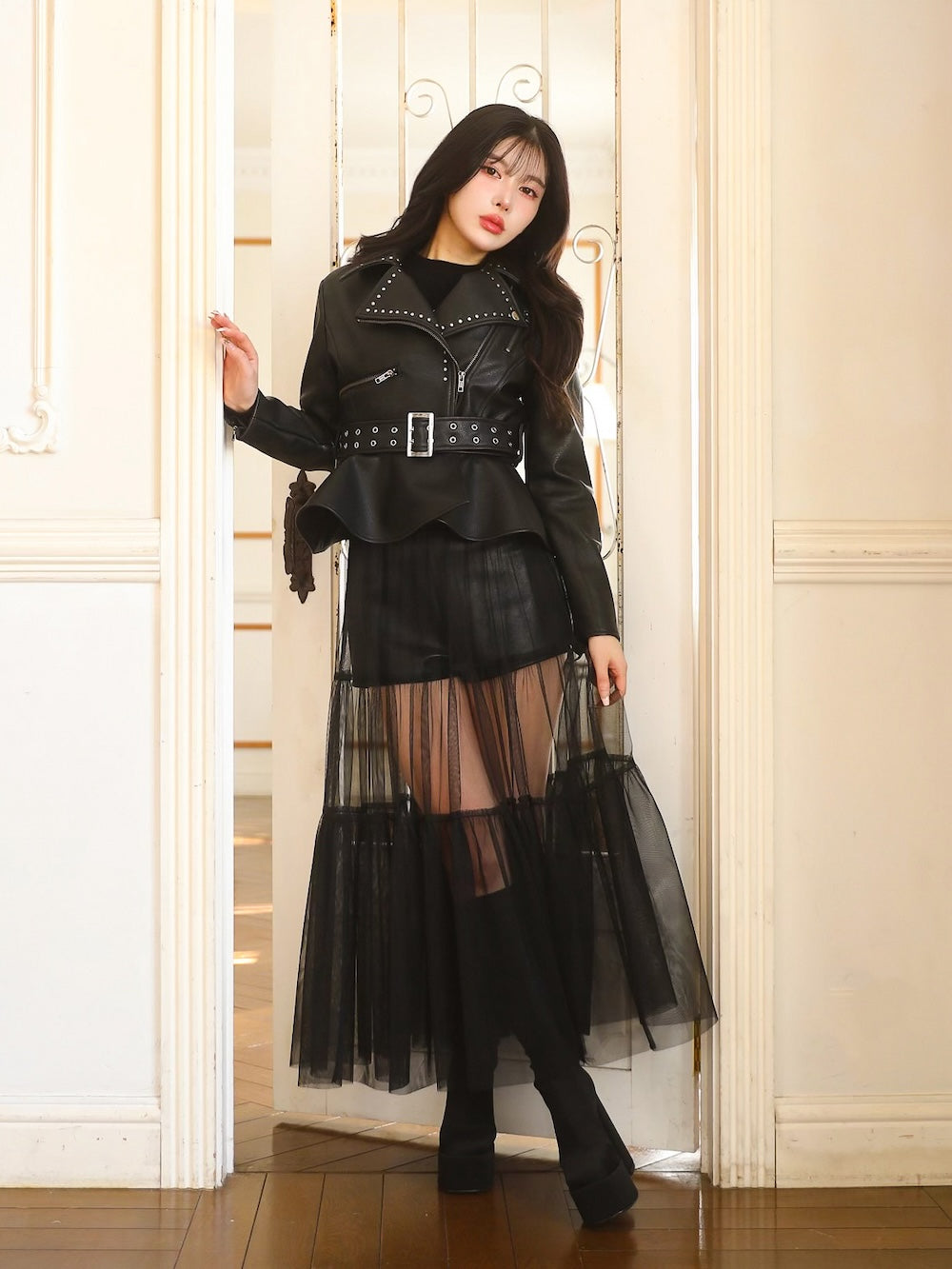 モデル:160cm(着用サイズ:FREE 着用カラー:BLK)