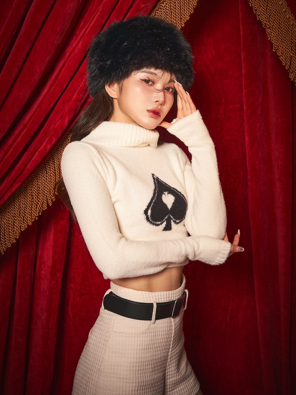 モデル:160cm(着用サイズ:FREE 着用カラー:WHT)