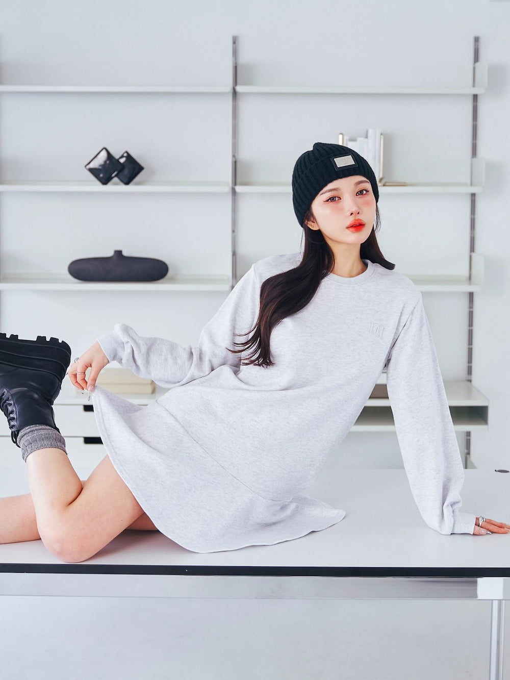 モデル:160cm(着用サイズ:FREE 着用カラー:GRY)