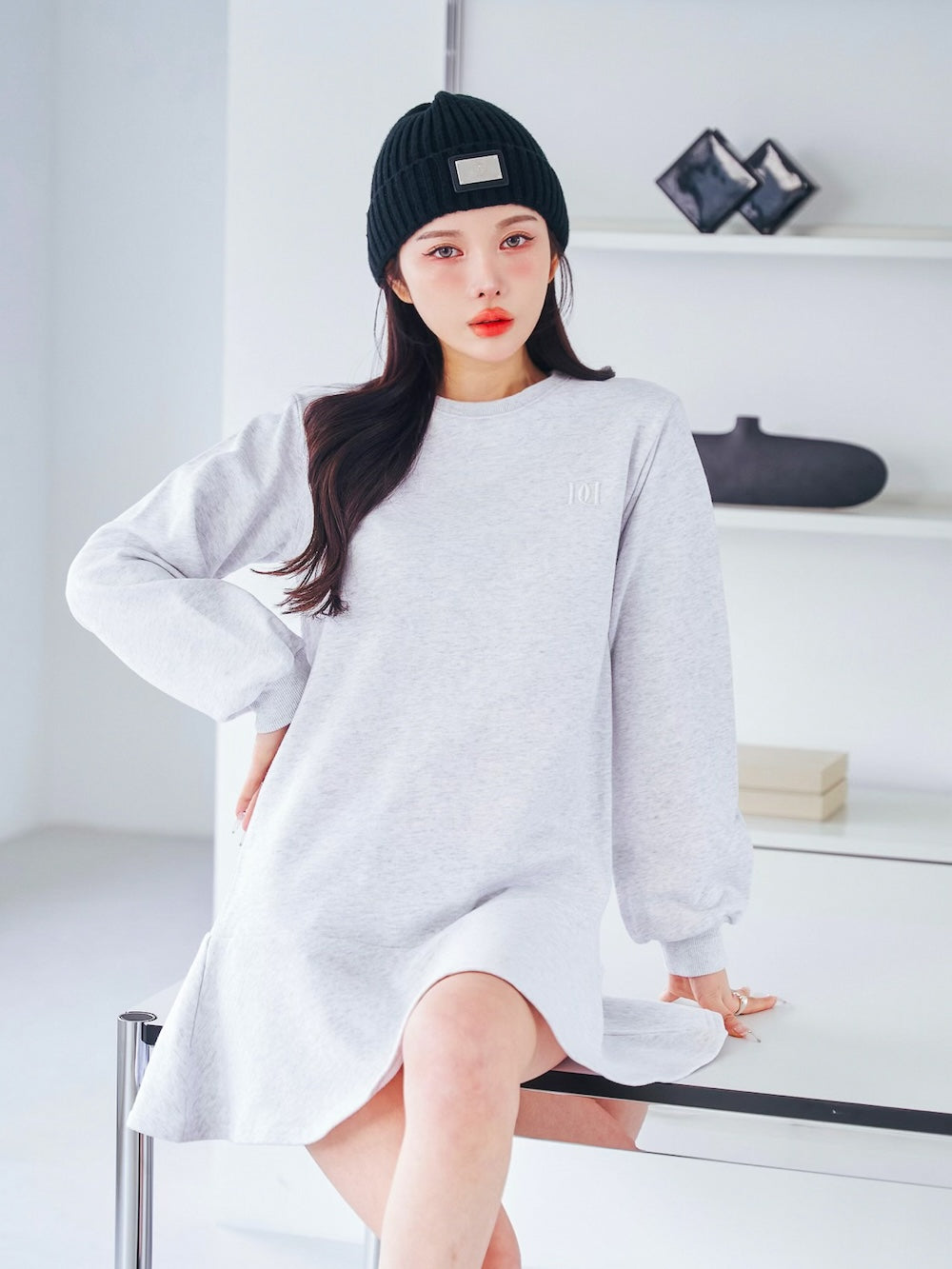 モデル:160cm(着用サイズ:FREE 着用カラー:GRY)