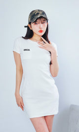 モデル:160cm(着用サイズ:FREE 着用カラー:WHT)