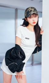 モデル:160cm(着用サイズ:FREE 着用カラー:BLK)