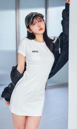 モデル:160cm(着用サイズ:FREE 着用カラー:WHT)