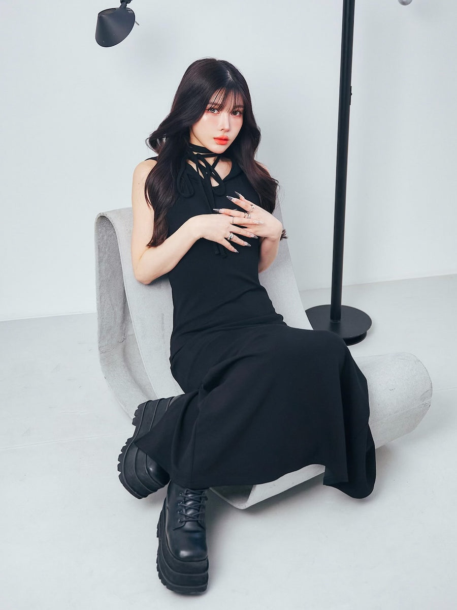 モデル:160cm(着用サイズ:FREE 着用カラー:BLK)