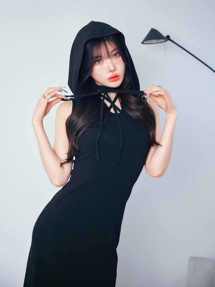 モデル:160cm(着用サイズ:FREE 着用カラー:BLK)