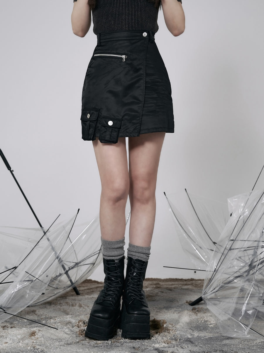 モデル:160cm(着用サイズ:FREE 着用カラー:BLK)