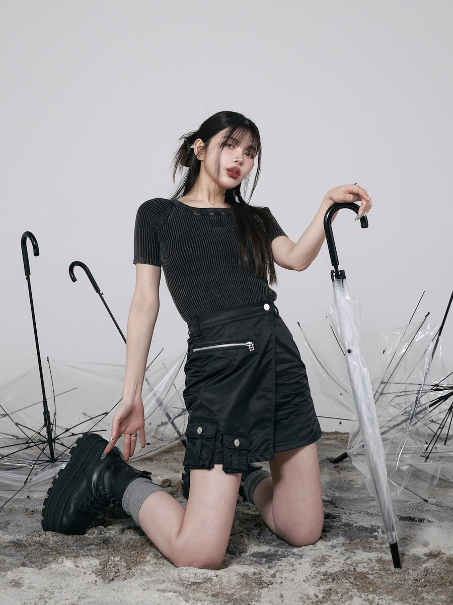 モデル:160cm(着用サイズ:FREE 着用カラー:BLK)