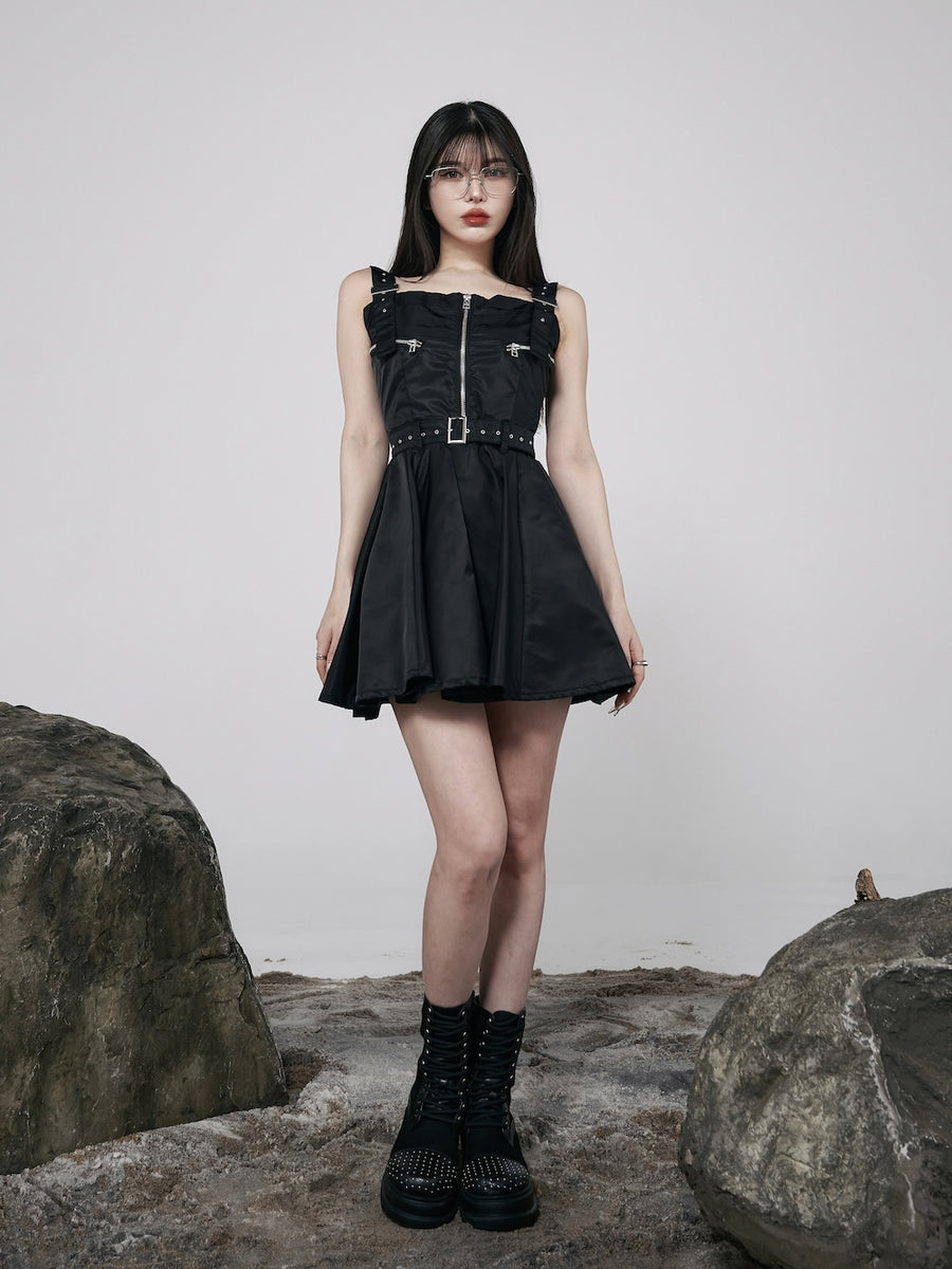 モデル:160cm(着用サイズ:FREE 着用カラー:BLK)
