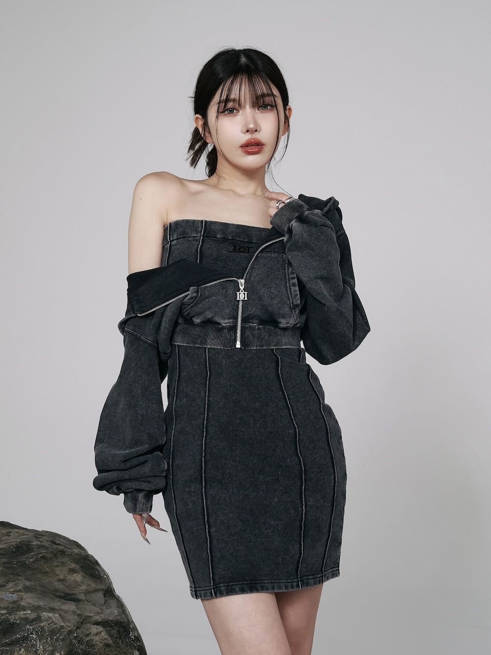 モデル:160cm(着用サイズ:FREE 着用カラー:BLK)