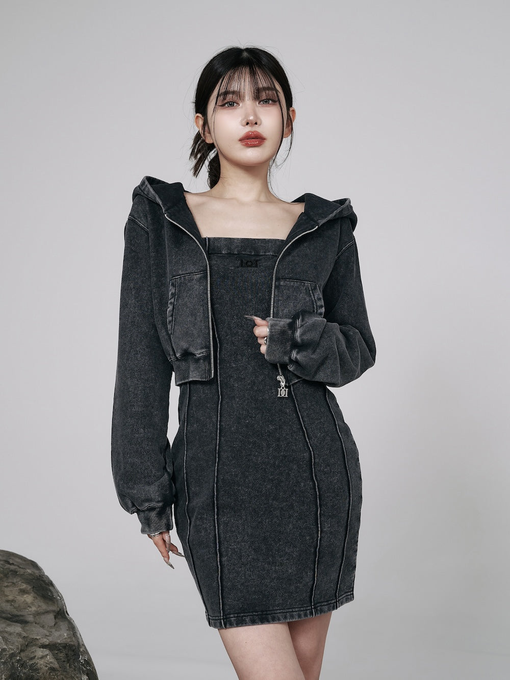 モデル:160cm(着用サイズ:FREE 着用カラー:BLK)