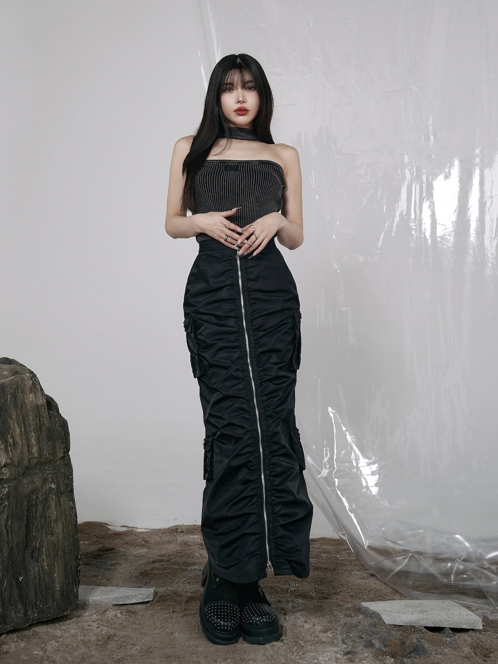 モデル:160cm(着用サイズ:FREE 着用カラー:BLK)