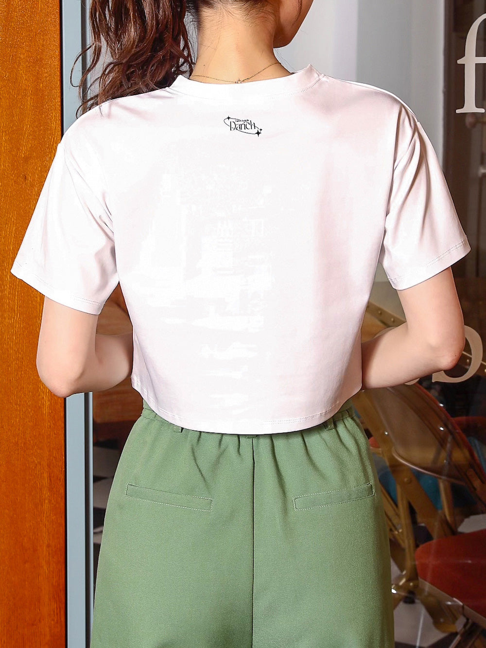 モデル:160cm(着用サイズ:FREE 着用カラー:WHT)