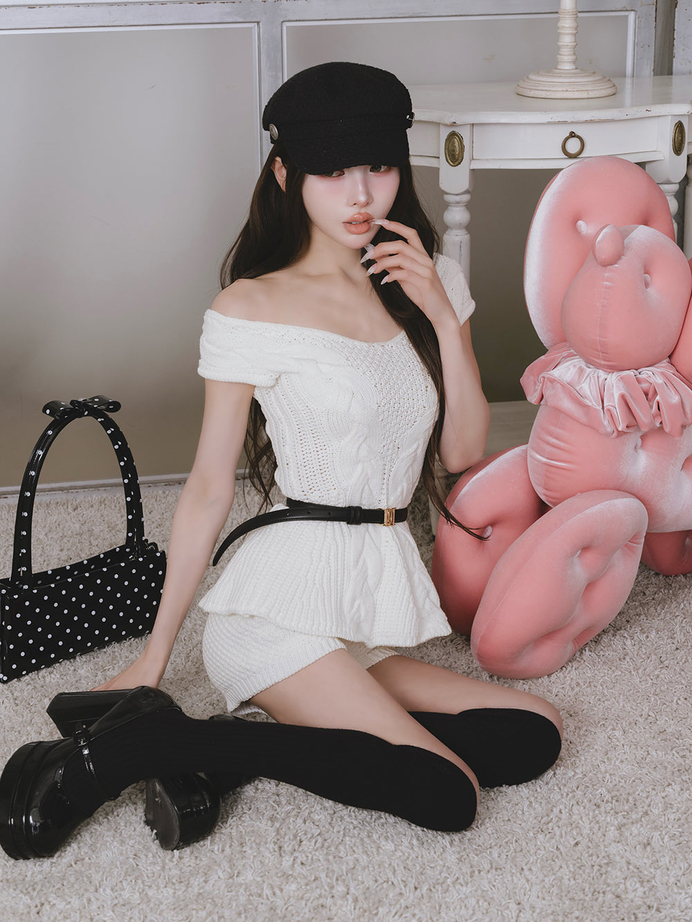 モデル:160cm(着用サイズ:FREE 着用カラー:WHT)