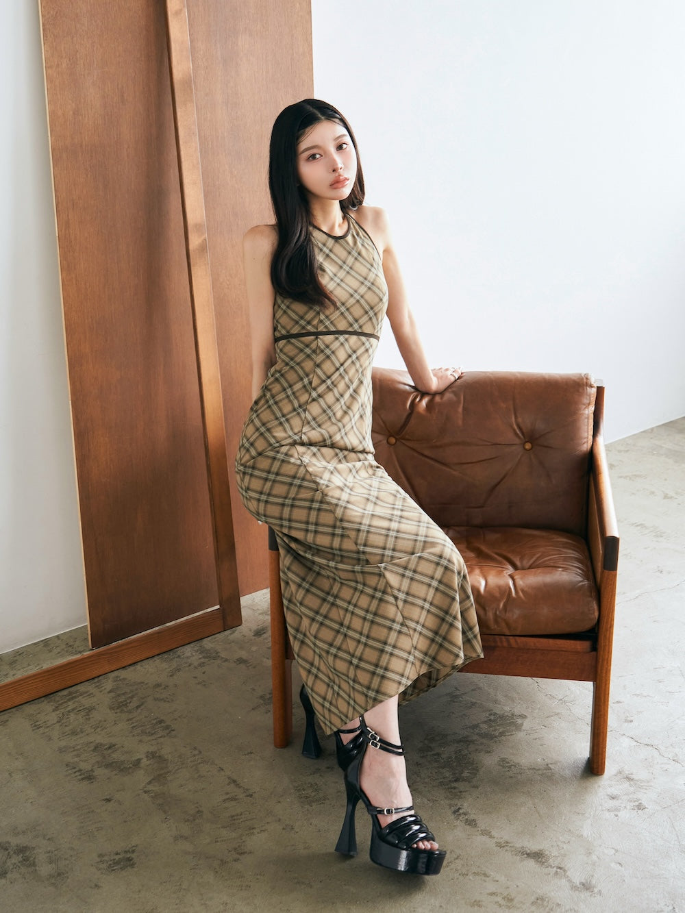 モデル:160cm(着用サイズ:FREE 着用カラー:BEG)