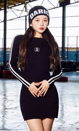 モデル:160cm(着用サイズ:FREE 着用カラー:BLK)