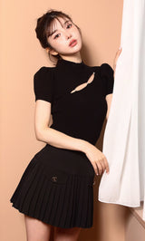モデル:160cm(着用サイズ:FREE 着用カラー:BLK)