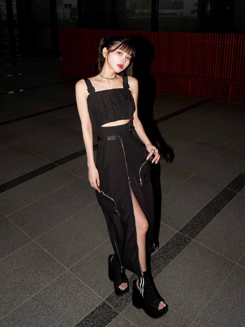 モデル:160cm(着用サイズ:FREE 着用カラー:BLK)
