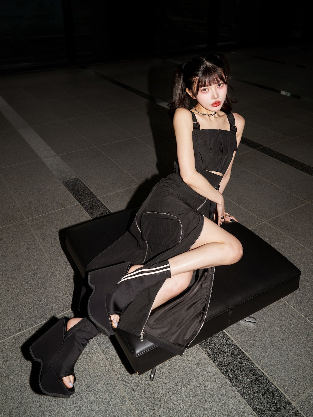 モデル:160cm(着用サイズ:FREE 着用カラー:BLK)