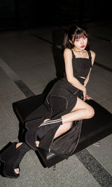 モデル:160cm(着用サイズ:FREE 着用カラー:BLK)