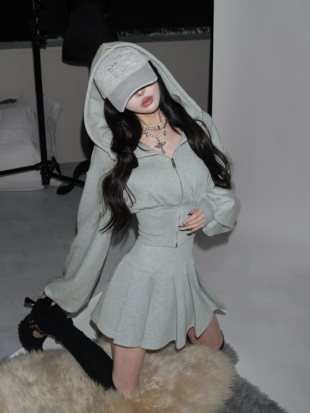 モデル:160cm(着用サイズ:FREE 着用カラー:GRY)