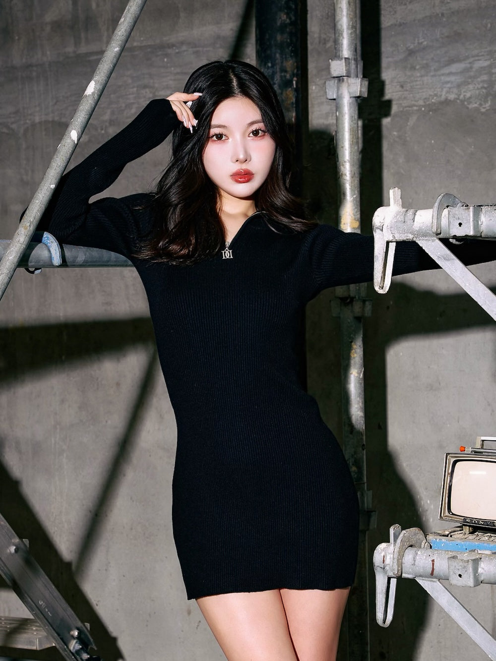モデル:160cm(着用サイズ:FREE 着用カラー:BLK)