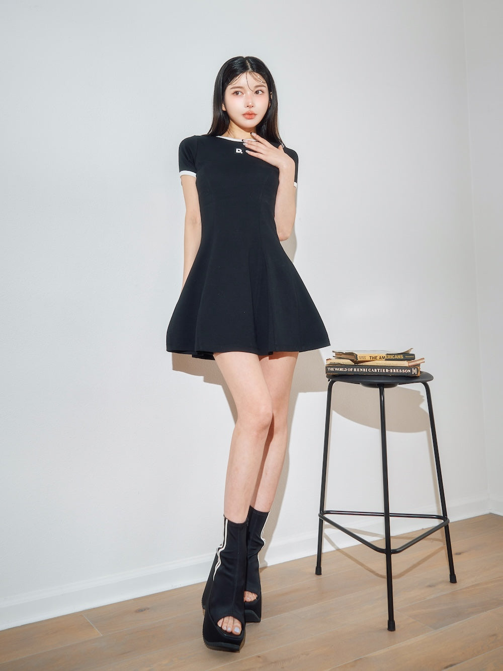 モデル:160cm(着用サイズ:FREE 着用カラー:BLK)