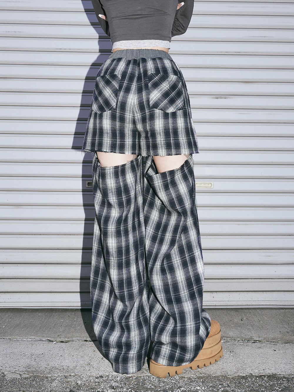 モデル:160cm(着用サイズ:FREE 着用カラー:NVY)