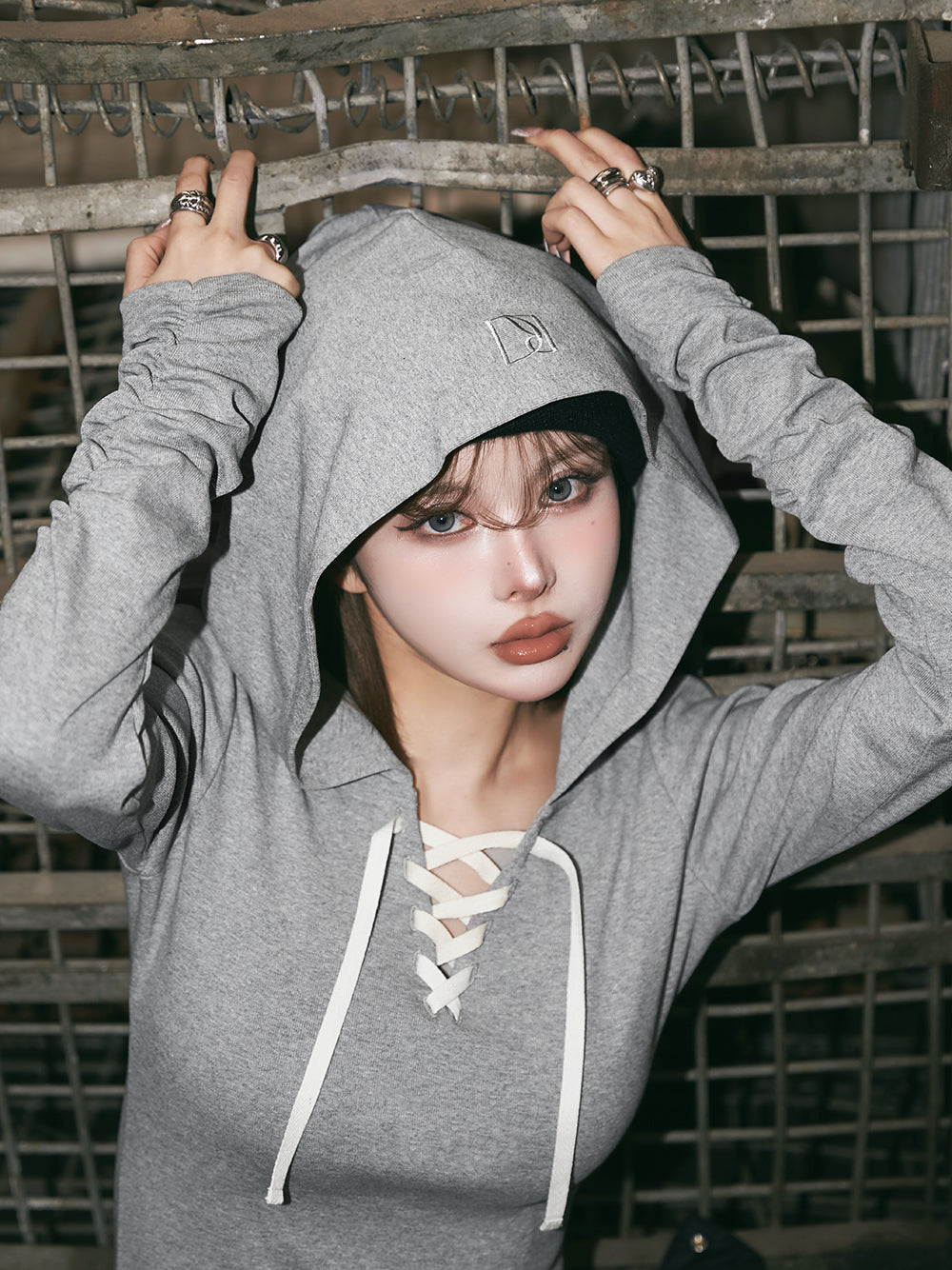 モデル:160cm(着用サイズ:FREE 着用カラー:GRY)