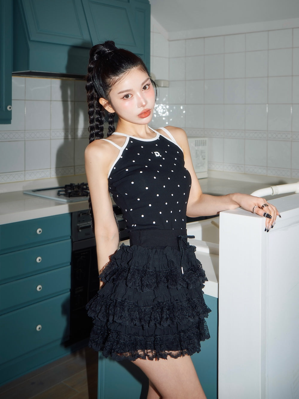 モデル:160cm(着用サイズ:FREE 着用カラー:BLK)
