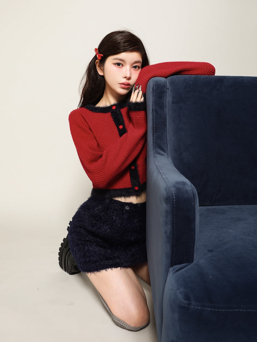 モデル:160cm(着用サイズ:FREE 着用カラー:RED)