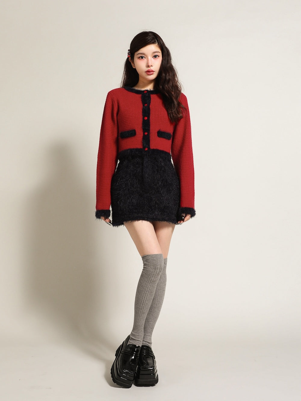 モデル:160cm(着用サイズ:FREE 着用カラー:RED)