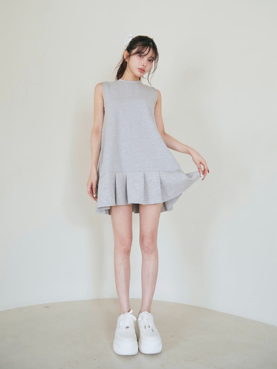 モデル:160cm(着用サイズ:FREE 着用カラー:GRY)