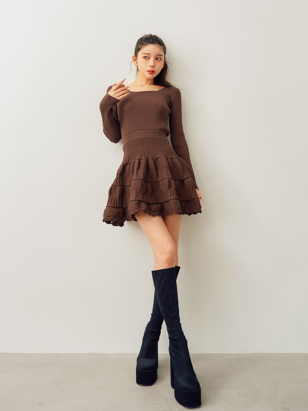 モデル:160cm(着用サイズ:FREE 着用カラー:BRN)
