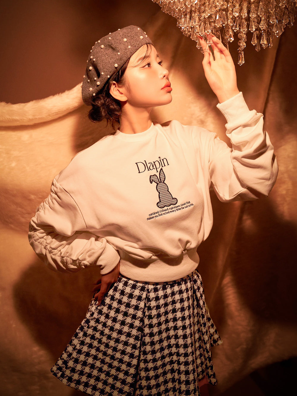 モデル:160cm(着用サイズ:FREE 着用カラー:WHT)