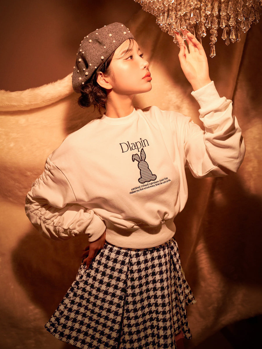 モデル:160cm(着用サイズ:FREE 着用カラー:WHT)