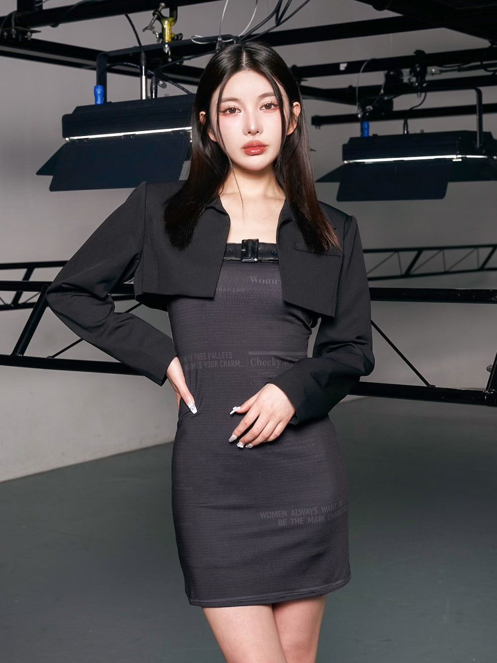 モデル:160cm(着用サイズ:FREE 着用カラー:BLK)