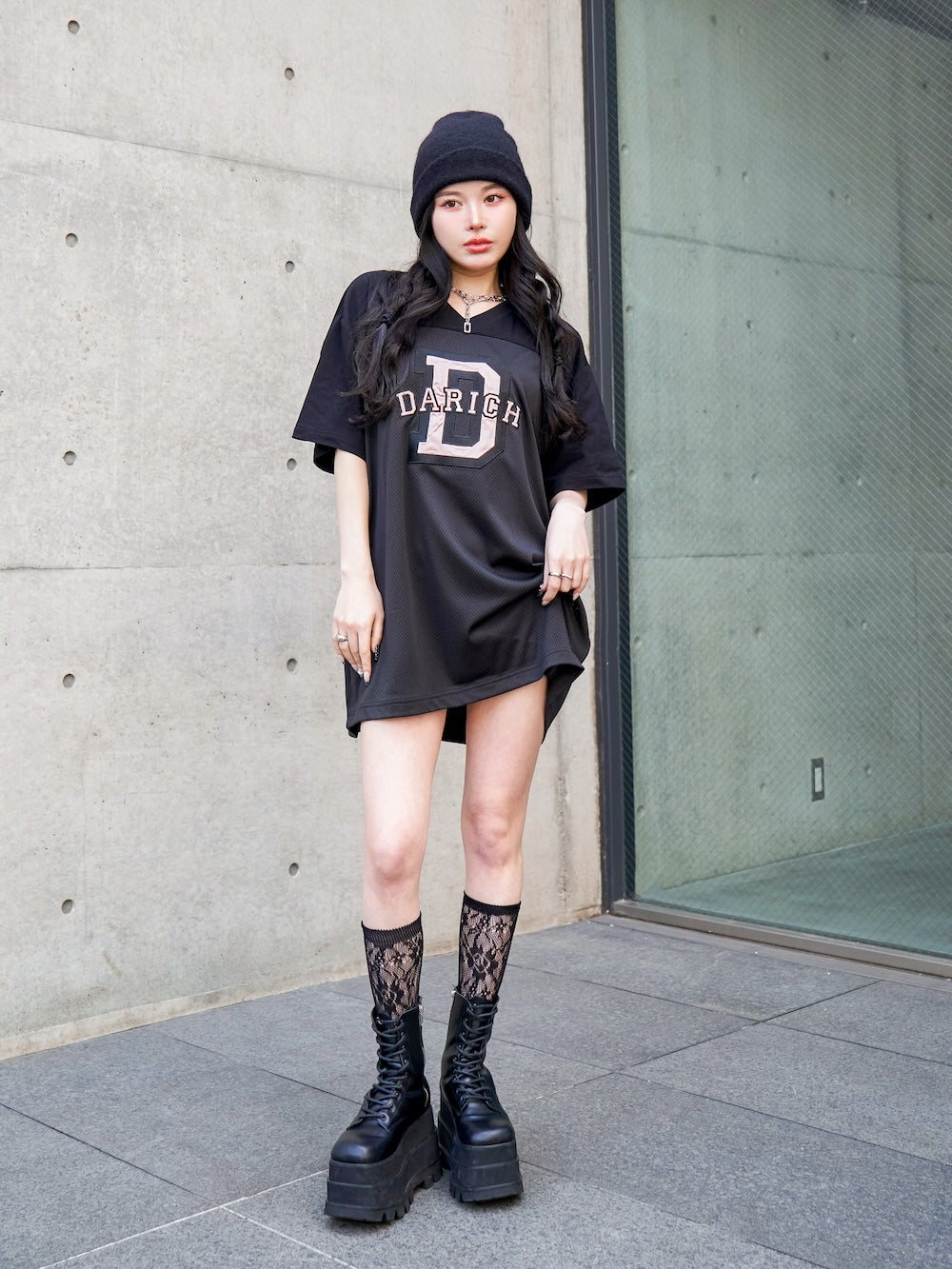 モデル:160cm(着用サイズ:FREE 着用カラー:BLK)