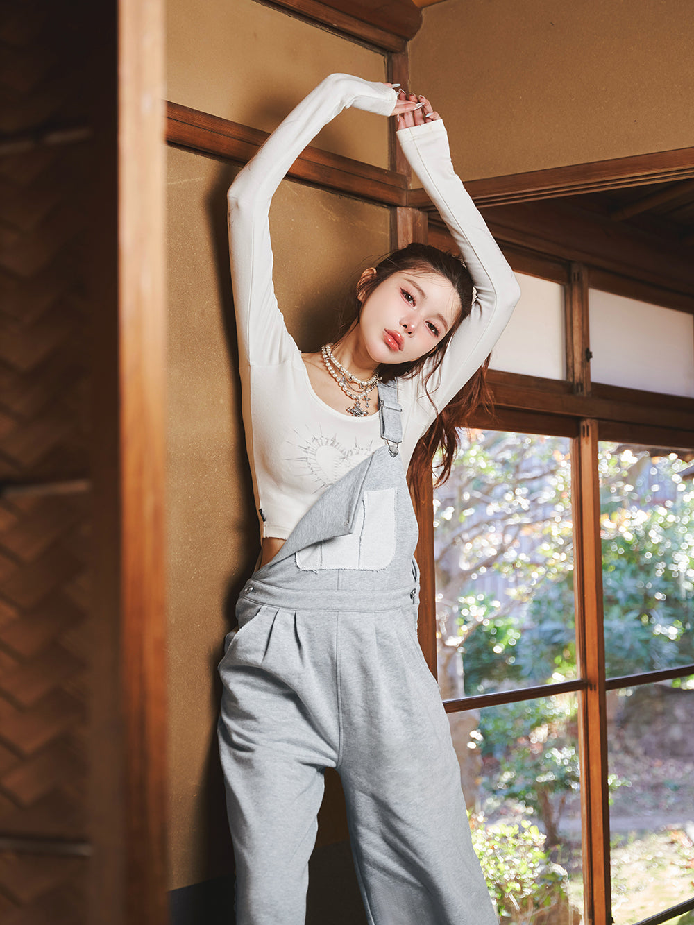 モデル:160cm(着用サイズ:FREE 着用カラー:GRY)