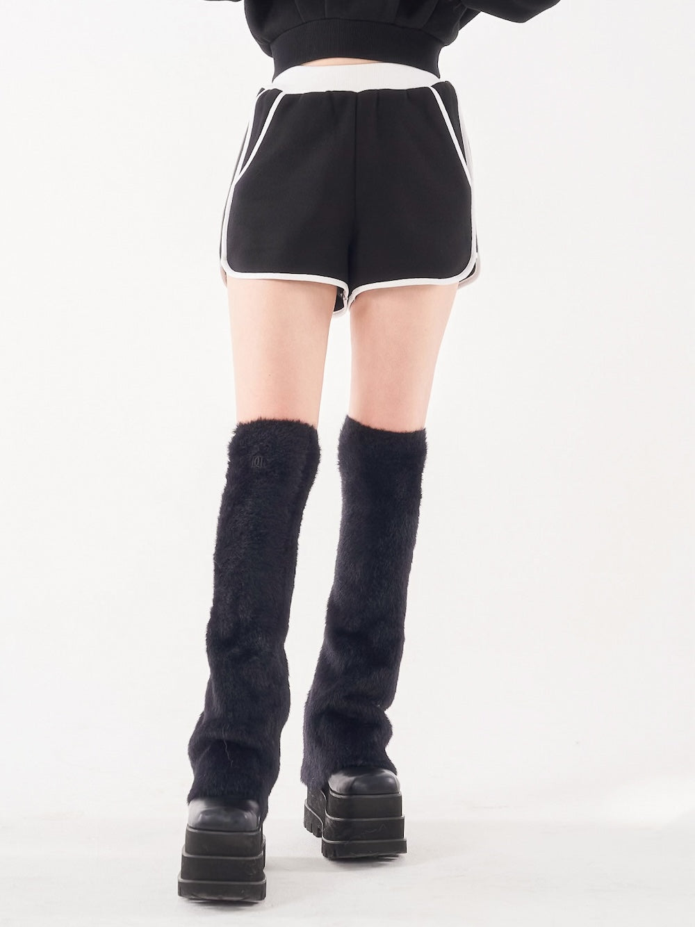 モデル:160cm(着用サイズ:FREE 福袋カラー:BLK)