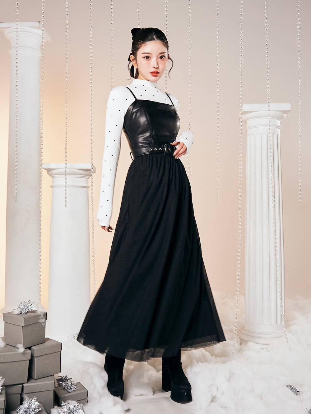 モデル:160cm(着用サイズ:FREE 着用カラー:BLK)