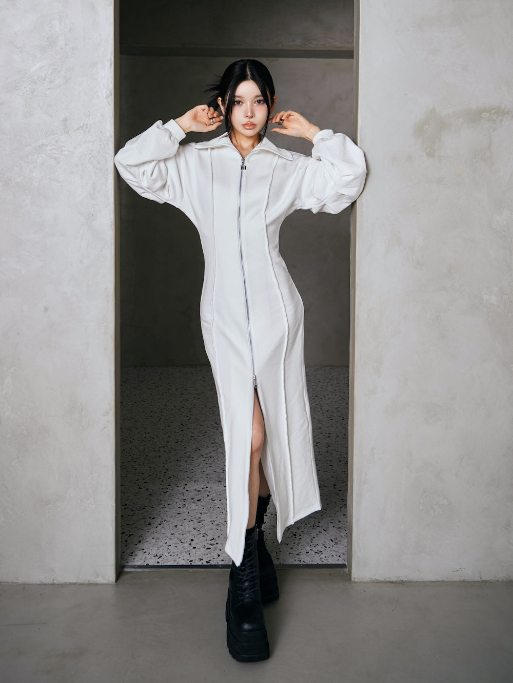 モデル:160cm(着用サイズ:FREE 着用カラー:WHT)