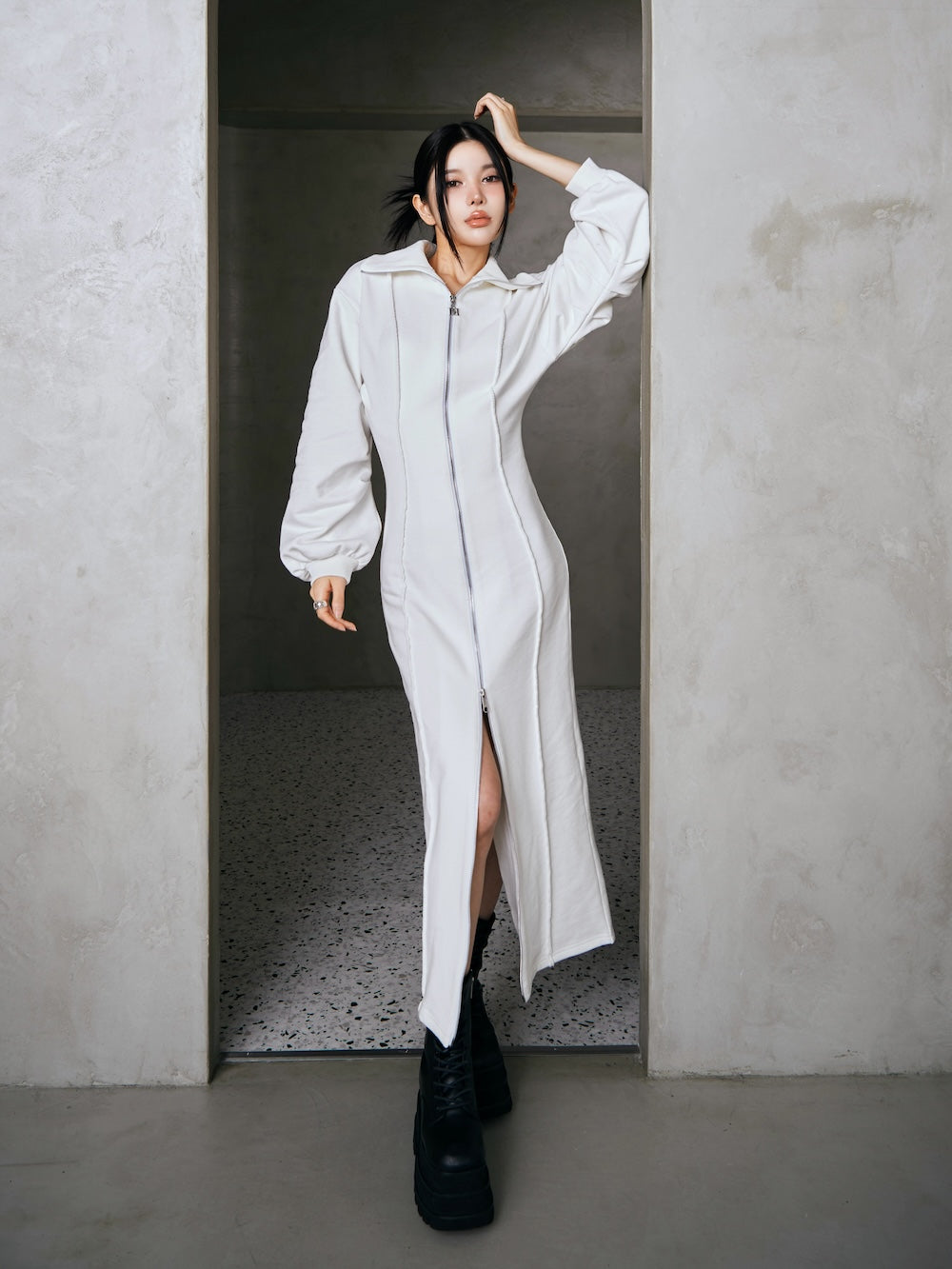 モデル:160cm(着用サイズ:FREE 着用カラー:WHT)