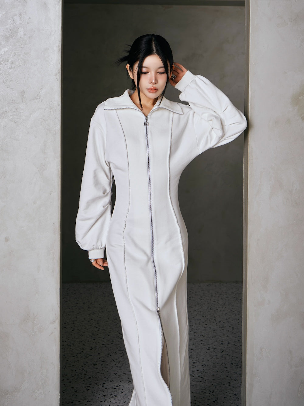 モデル:160cm(着用サイズ:FREE 着用カラー:WHT)