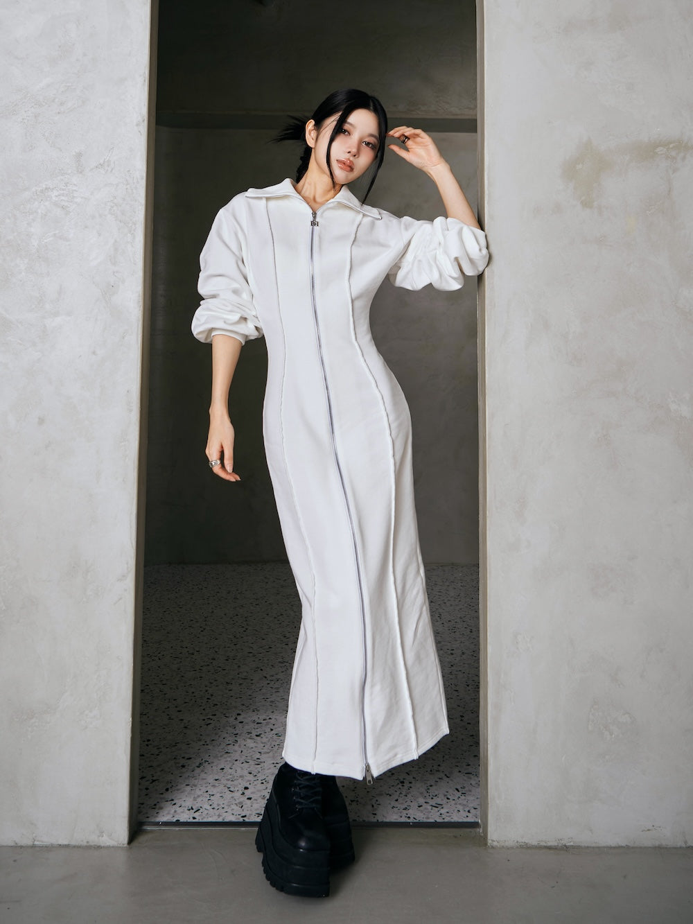 モデル:160cm(着用サイズ:FREE 着用カラー:WHT)
