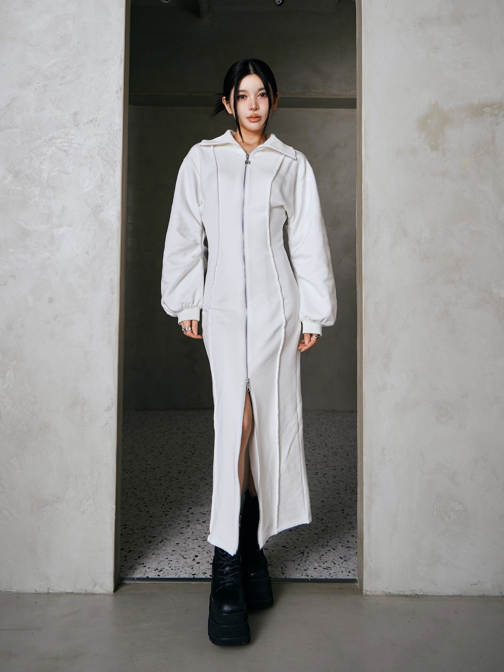 モデル:160cm(着用サイズ:FREE 着用カラー:WHT)