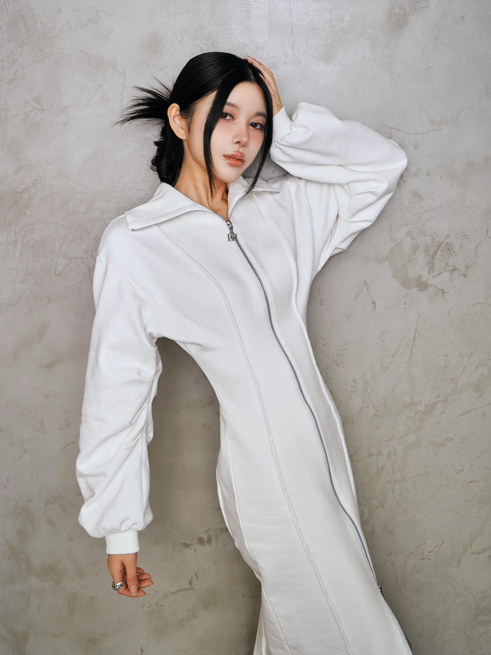 モデル:160cm(着用サイズ:FREE 着用カラー:WHT)