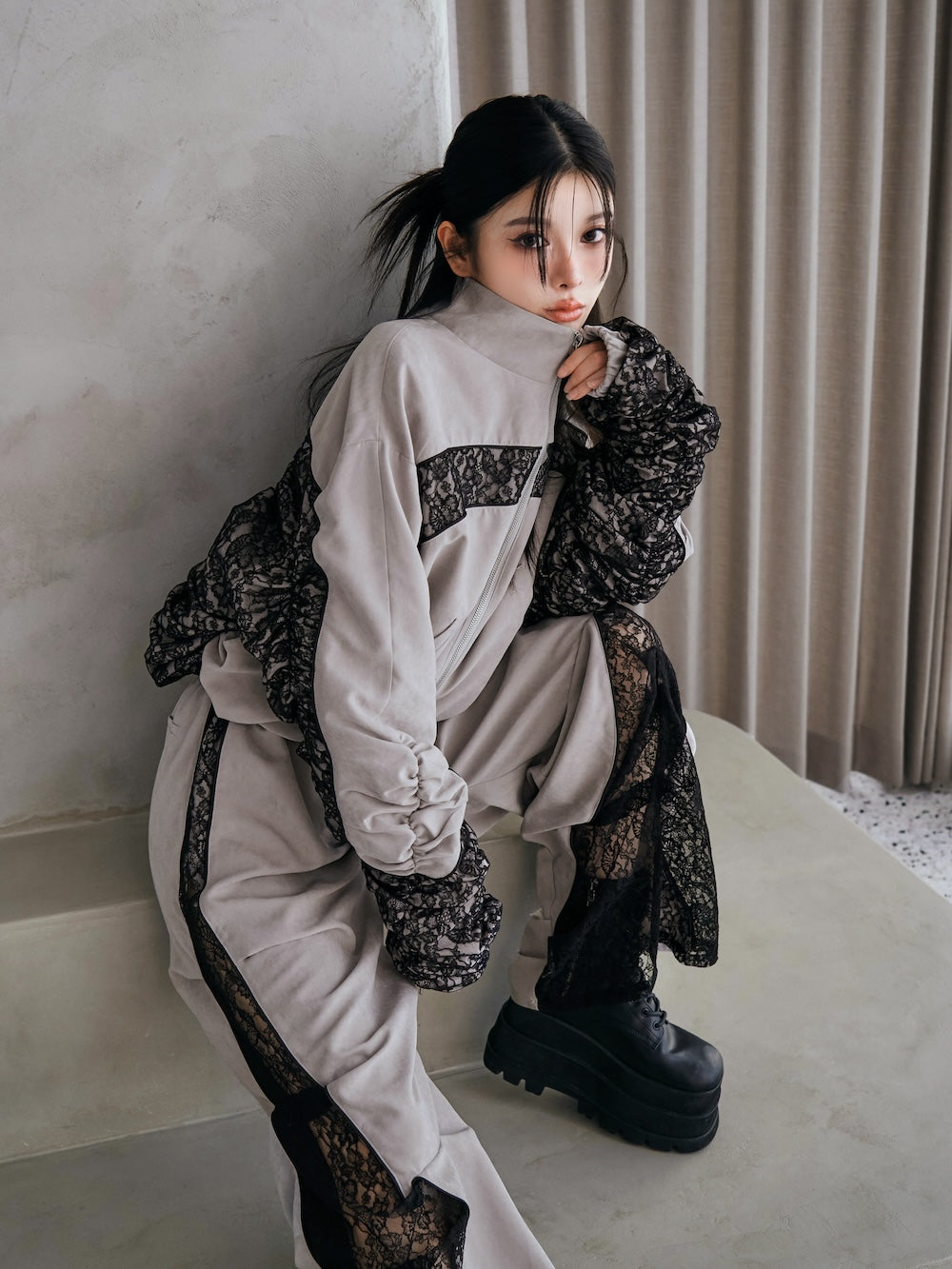 モデル:160cm(着用サイズ:FREE 着用カラー:GRY)
